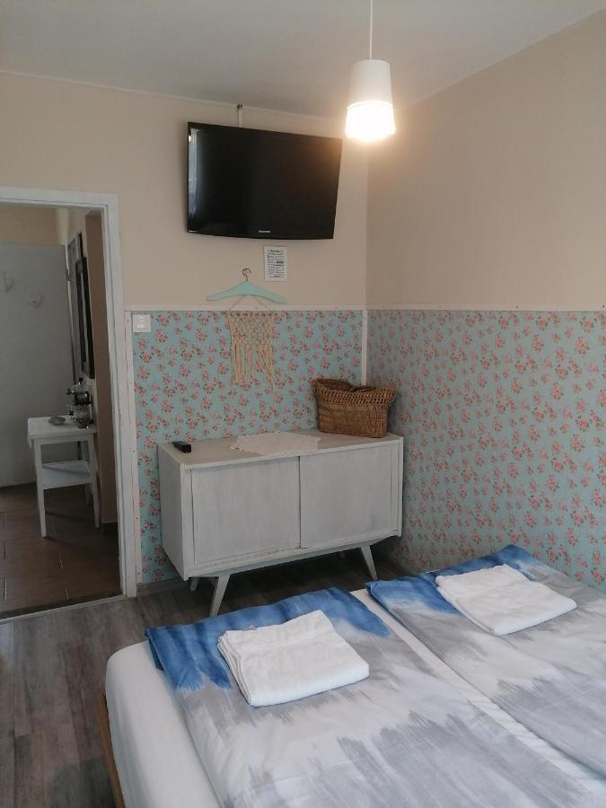 Menta Apartman 메조코베스드 외부 사진